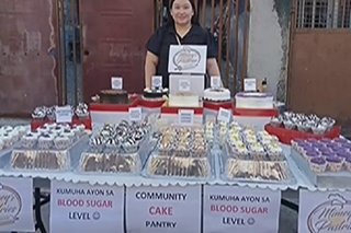 Cakes, cupcakes ipinamigay sa community pantry sa Maynila