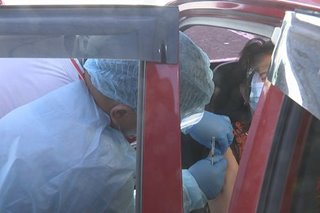 Drive-thru, mall vaccine sites tugon ng Pasay, Makati para mapabilis ang pagbabakuna