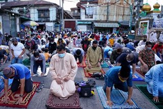 Ending Ramadan in prayers