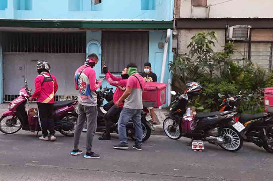 More food delivery riders scammed anew by fake booking | ABS-CBN News