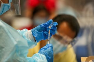 Paglalagay ng 'security mark' sa mga vaccination card hinimok ng grupo ng LGUs
