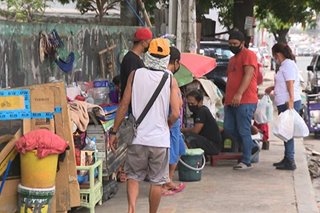 Tulong hatid sa 5 pamilyang nakatira sa gilid ng kalsada sa QC