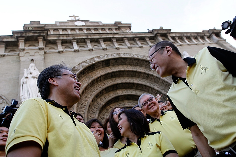 &#39;We miss you already&#39;: Mar Roxas mourns PNoy&#39;s death 1