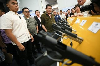 Hirit ni Duterte na 'armasan' ang civilian groups binatikos
