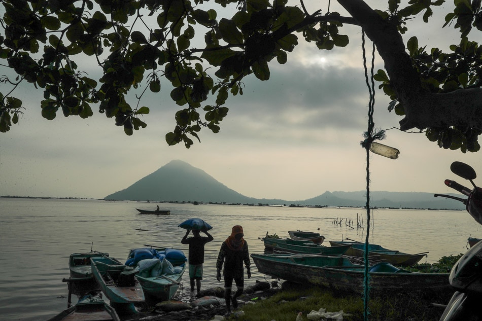 Taal volcano smog affects Batangas residents
