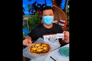 Libreng pizza, alok ng restaurant sa Laoag City sa mga bakunado