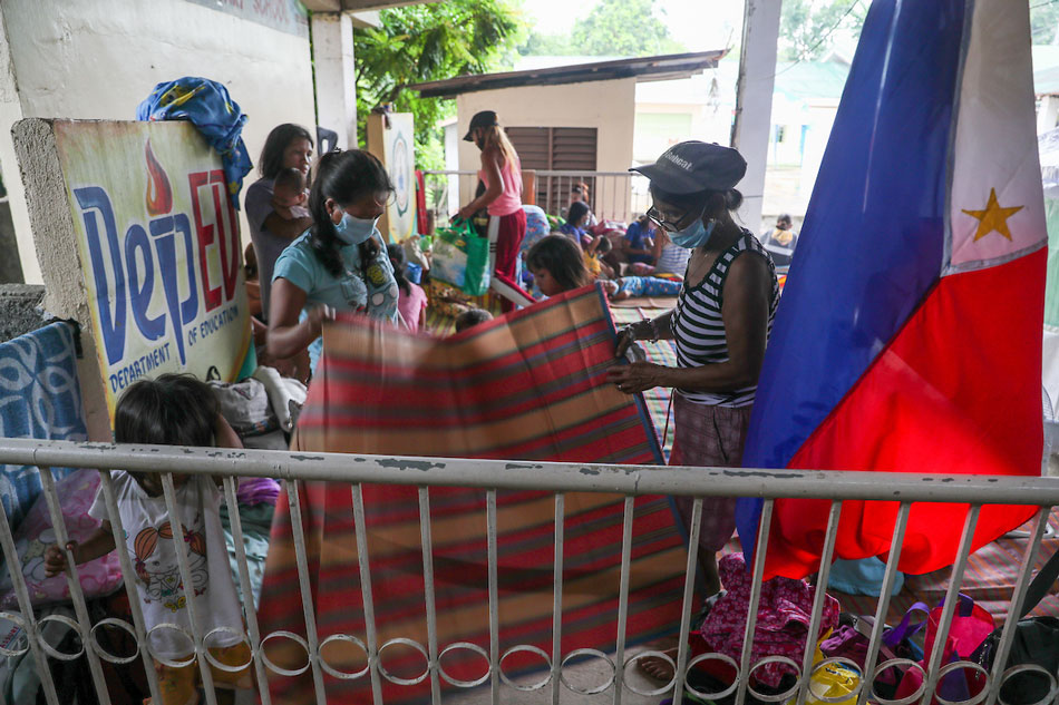 Facilities, food supply short for evacuated residents near Taal— Agoncillo mayor 1