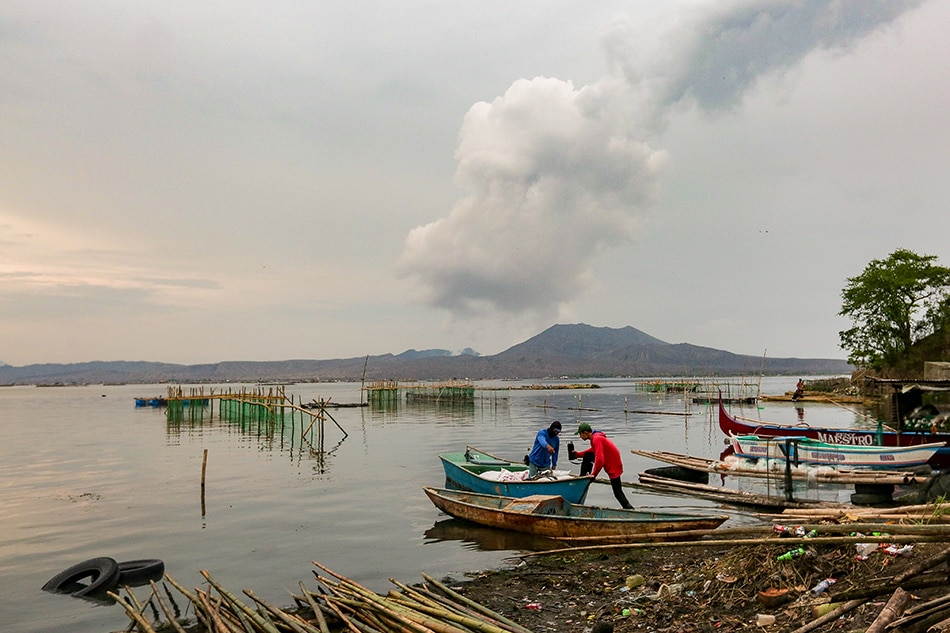 Taal shows &#39;continuous steaming,&#39; another phreatomagmatic eruption possible: Phivolcs 1