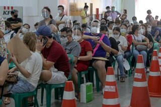 Paranaque vaccinates nearly 10,000; walk-ins allowed