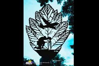 TINGNAN: Leaf art alay sa mga nasawing sundalo sa C-130 plane crash sa Sulu
