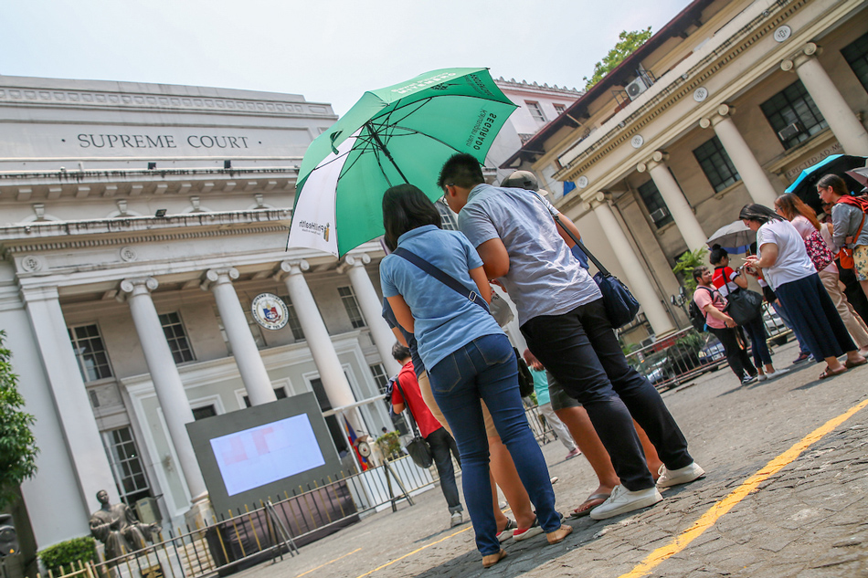 Leonen tells Bar examinees this year to get vaccinated vs COVID19