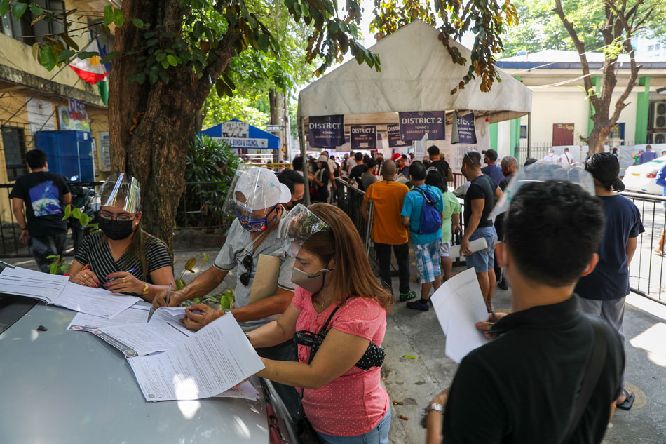 Comelec &#39;on track&#39; to reach minimum 61 million target by end of registration period - spox 1