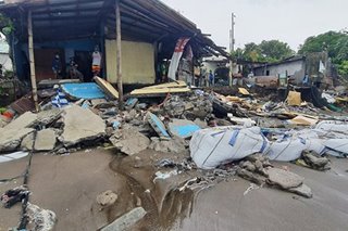 Higit 100 residente inilikas sa Cavite dahil sa malalaking alon
