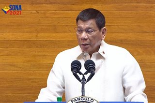 Duterte tells lawmakers in jest: I’ll give cue, you clap