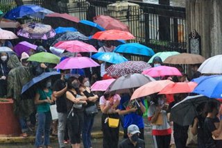 Pagbabakuna kontra COVID-19 sa UST campus, pinilahan