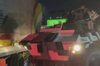 Armored vehicle at truck, nagbangaan sa Nagtahan bridge