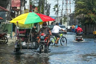 Flood waters remain in Valenzuela