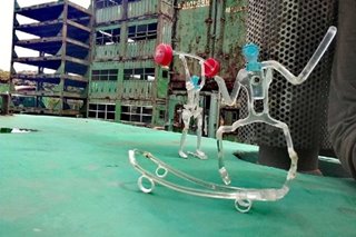 TINGNAN: Lumang face shield, ginawang Olympics-inspired art