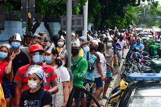 Vaccine sites endure pandemonium before ECQ return in Metro Manila