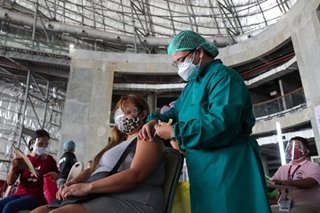 Vaccinations vs COVID-19 sa bansa bumagal