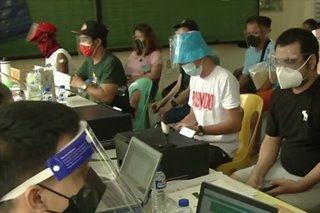 Bakunahan sa 2 site sa Navotas, pansamantalang itinigil