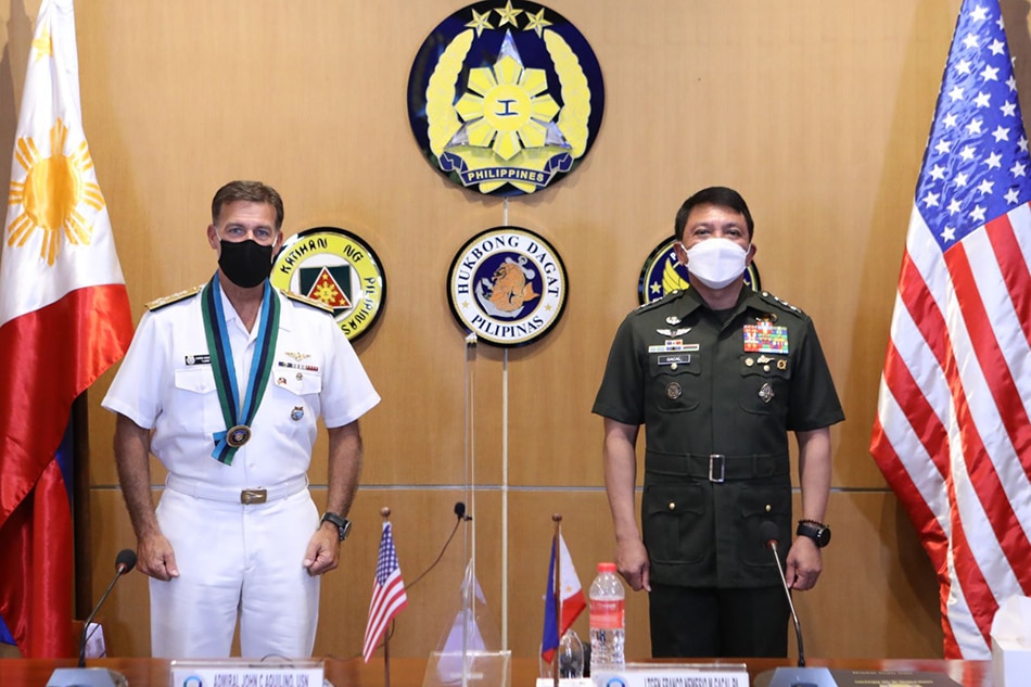 US INDOPACOM chief Admiral John Aquilino and AFP Inspector General Lt. Gen. Franco Nemesio Gacal, representing AFP chief of staff Lt. Gen. Jose Faustino, Jr., meet in Camp Aguinaldo, Quezon City on Aug. 23, 2021.