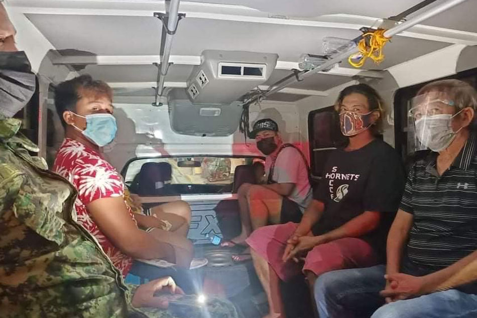 Arestado ang Barangay 608 sa Maynila at tatlong iba pa, sa pagnanakaw ng SAP. Manila PIO