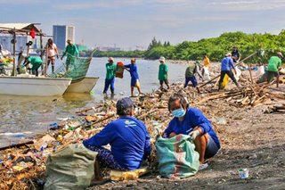 Environmental groups cleanup Manila Bay