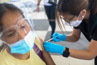 'May kumpletong COVID-19 vaccine sa bansa higit 20 milyon na'