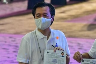 Doc Willie Ong files COC, joins VP race