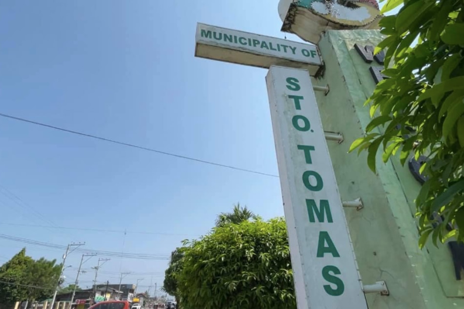 A public cemetery owned by the municipal government of Santo Tomas in Davao del Norte has reached full capacity, as the COVID-19 death toll continued to rise.