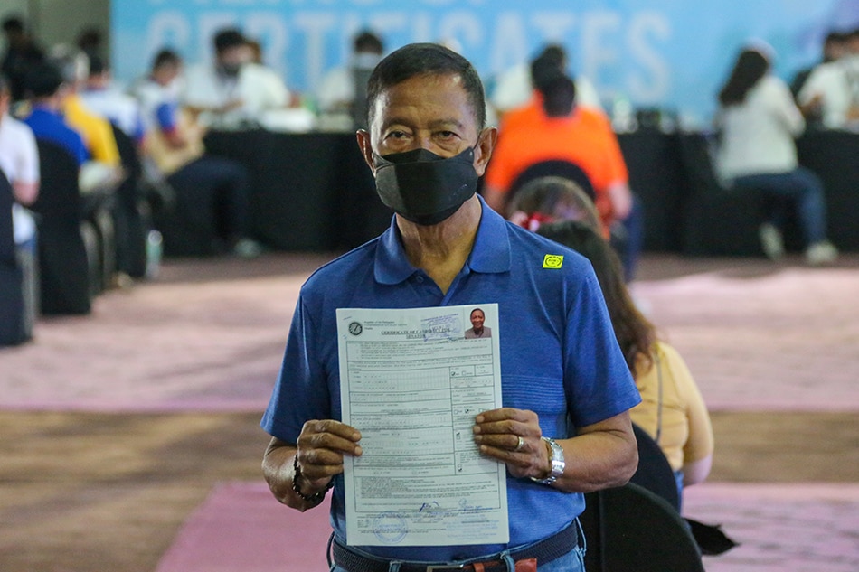Former Vice President Jejomar Binay files his certificate of candidacy for senator at the Harbor Garden tent of the Sofitel Hotel in Pasay City on October 07, 2021. Jonathan Cellona, ABS-CBN News