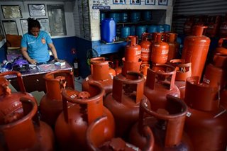 Ilang negosyante, umaaray sa P8 na taas-presyo ng LPG