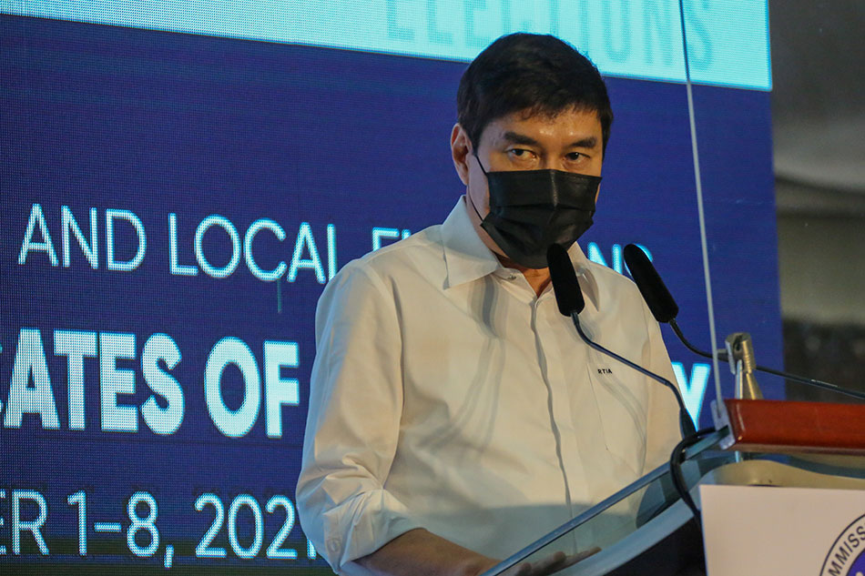 Raffy Tulfo files his certificate of candidacy for senator at the Comelec at the Harbor Garden tent, Sofitel Hotel in Pasay City last October 02, 2021. Jonathan Cellona, ABS-CBN News