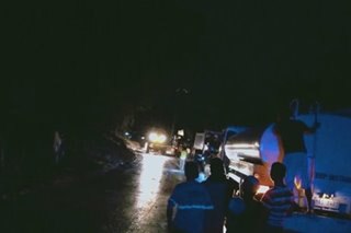 7 sasakyan natabunan ng landslide sa Zamboanga Del Sur 