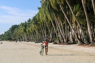 Boracay waives RT-PCR test for fully-vaxxed tourists