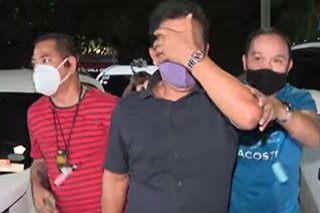 2 Customs officials timbog sa umano'y pangingikil