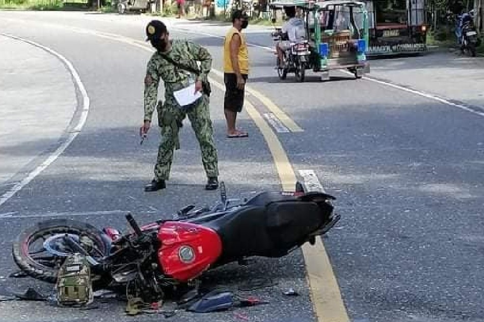 Patay ang isang motorcycle rider sa karambola ng 3 sasakyan sa Tangalan, Aklan noong Nobyembre 23, 2021. Larawan mula sa Tangalan police