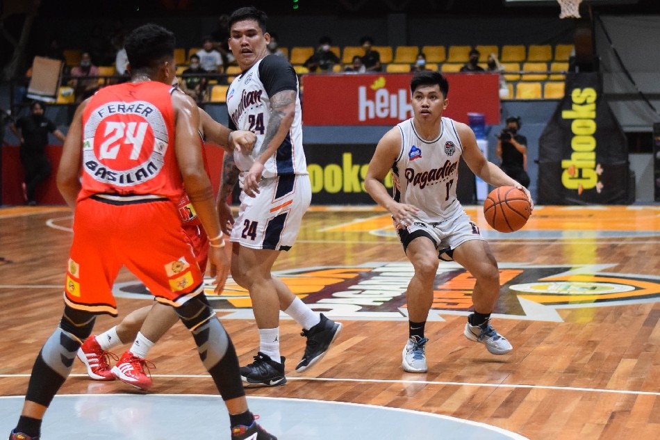 Judel Ric Fuentes had a double-double in Pagadian's win over Basilan. Photo courtesy of Chooks-to-Go Pilipinas
