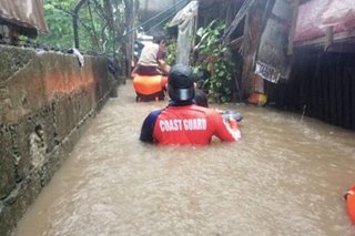 Coast Guard, naglikas ng mga residenteng apektado ng bagyong Odette
