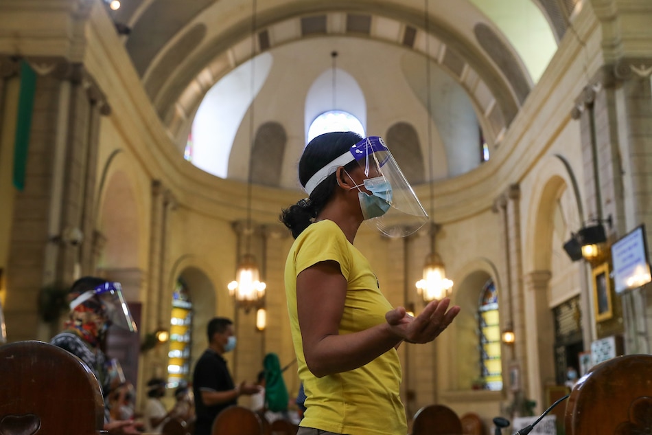 Church goers wear face masks and face shields at the Our Lady of Remedies Parish, Malate, Manila on Nov. 8, 2021. Jonathan Cellona, ABS-CBN News/File