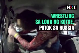 Wrestling sa loob ng kotse, patok sa Russia