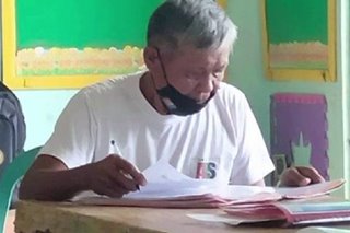 2 senior citizen sa N. Samar, itinuloy ang high school