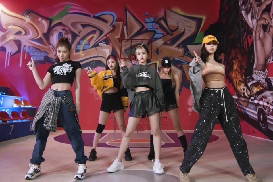 ITZY - CRAZY IN LOVE -  Music