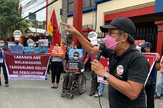 Contractual workers ng gobyerno nagprotesta para sa benepisyo