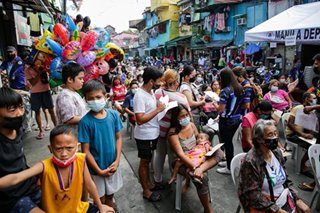 Fire victims receive cash aid from Manila LGU