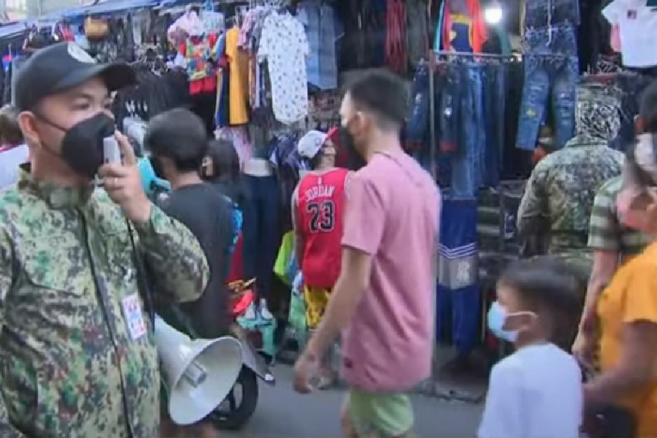 Buyers abound in Divisoria, 2 weeks before Christmas Filipino News