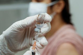 Advisory group pinag-uusapan kung sino ang unang tatanggap ng Sinovac vaccines