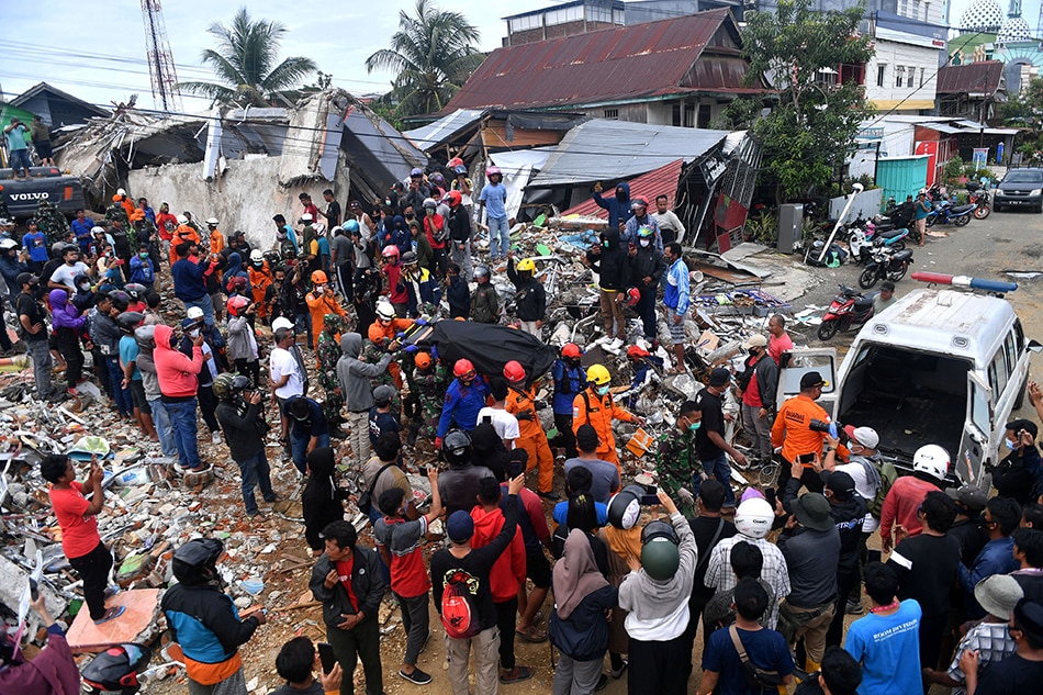 Sulawesi quake death toll at 81 as Indonesia battles series of disasters 1