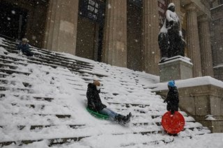 Snow storm hits New York